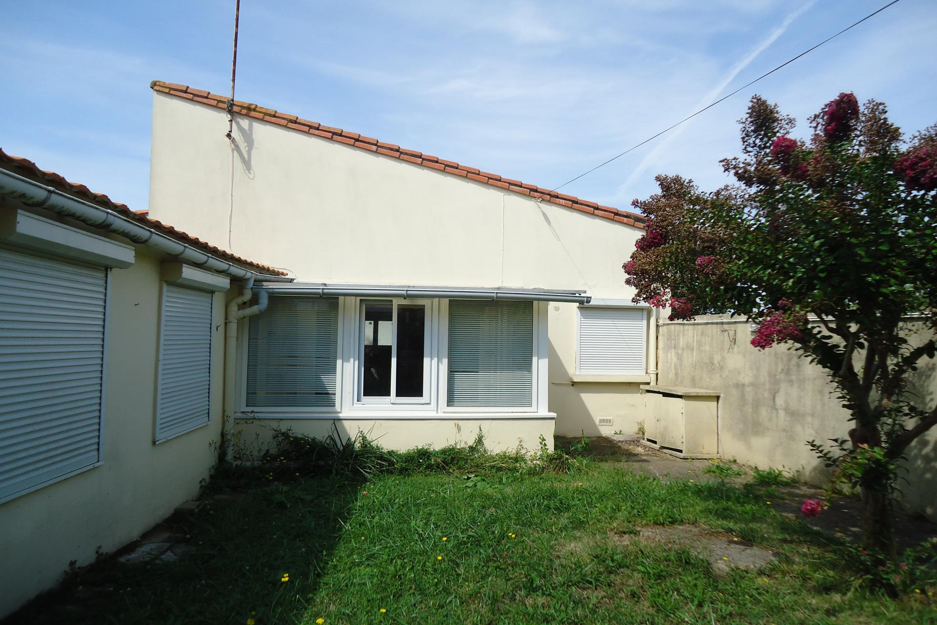 Maison 3 pièces - 80m² - ST GEORGES DE DIDONNE