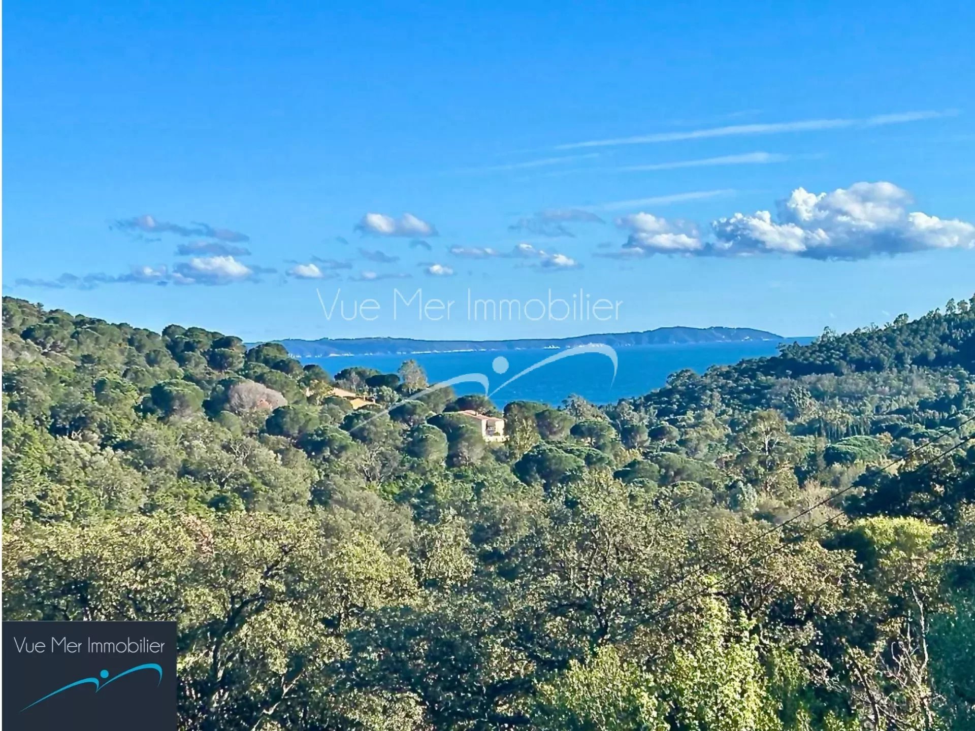 Maison 8 pièces - 280m² - LE LAVANDOU