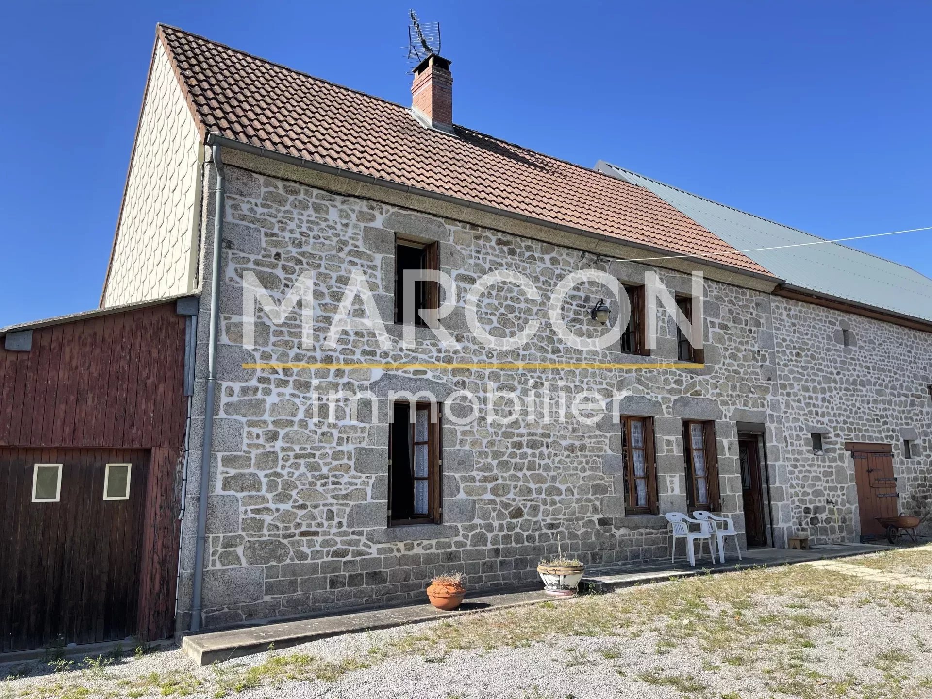 Maison 4 pièces - 111m² - AUZANCES