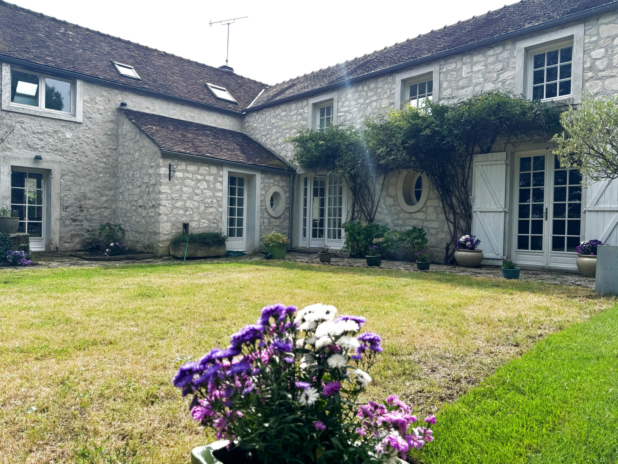 Maison 8 pièces - 180m² - THIERS SUR THEVE