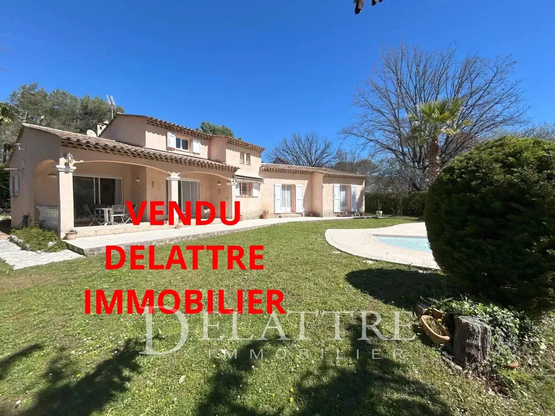 Maison  - 186m² - ROQUEFORT LES PINS