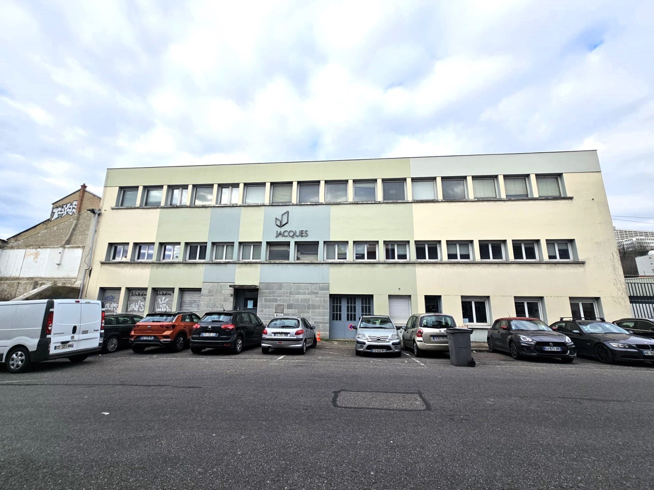 Local industriel  - 1 514m² - LYON  - 9ème