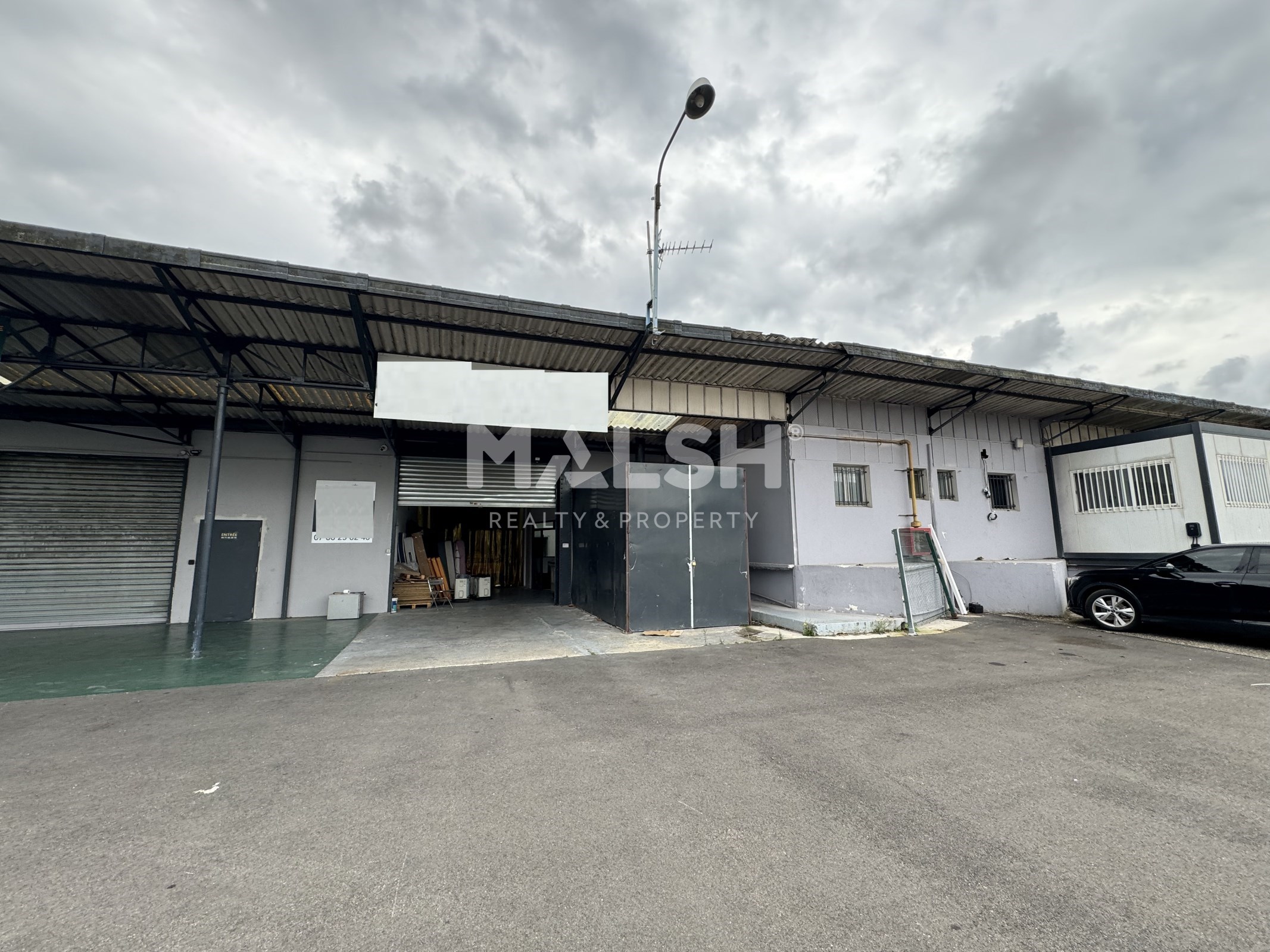 Local industriel  - 600m²