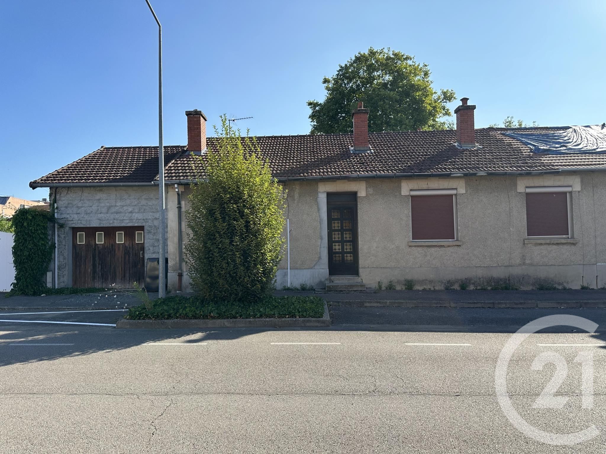 Maison 4 pièces - 77m² - VARENNES VAUZELLES