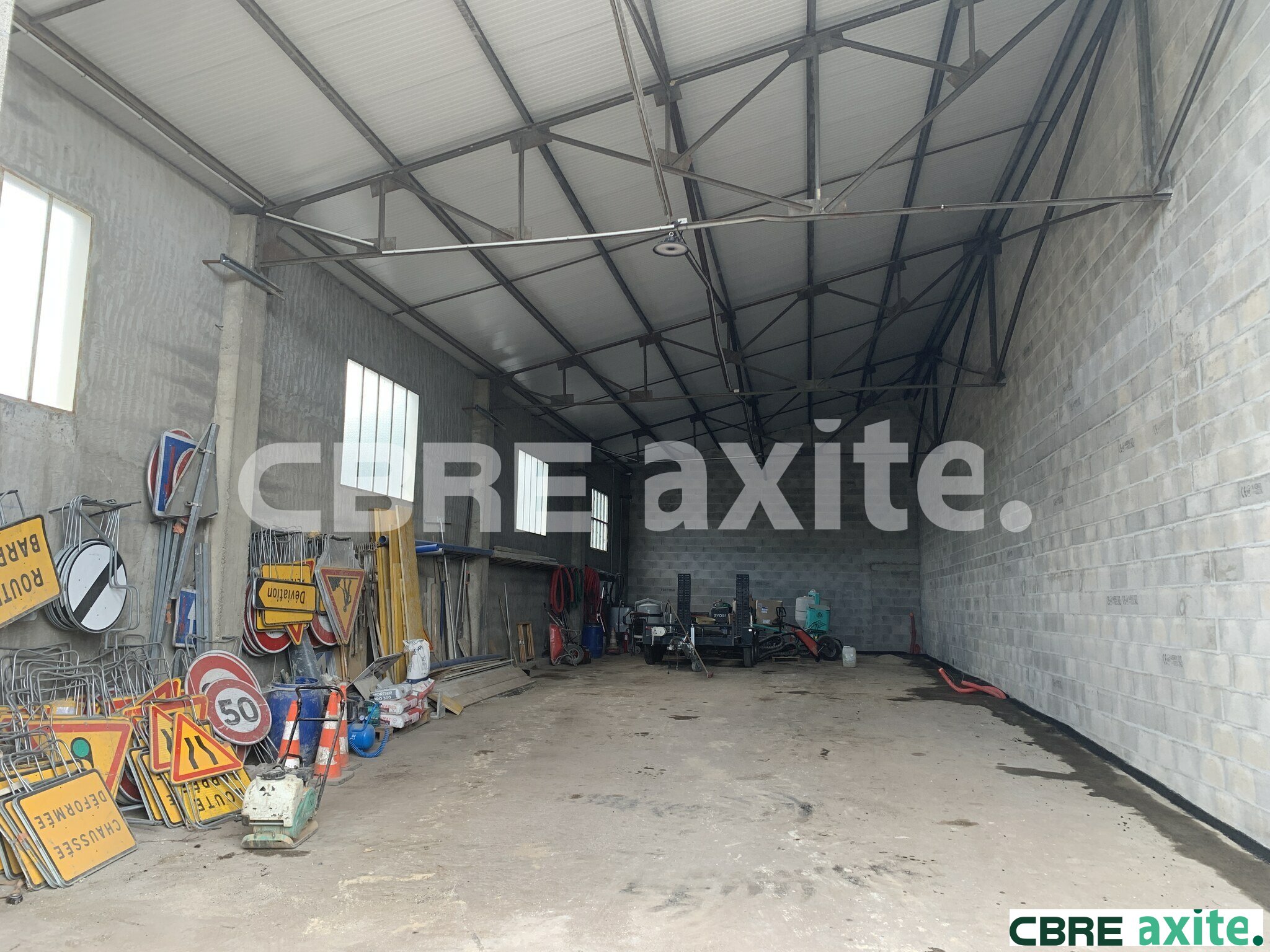 Local industriel  - 412m² - RUY