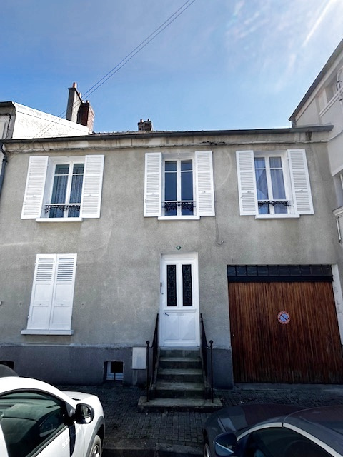 Maison 7 pièces - 220m² - VILLENEUVE SUR BELLOT