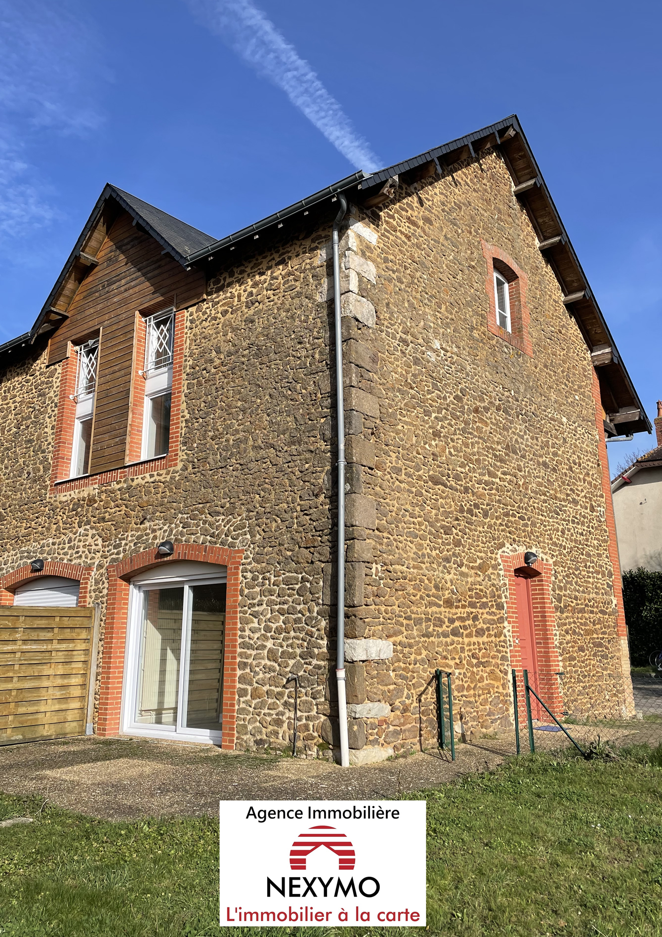 Appartement 5 pièces - 88m² - ST SATURNIN