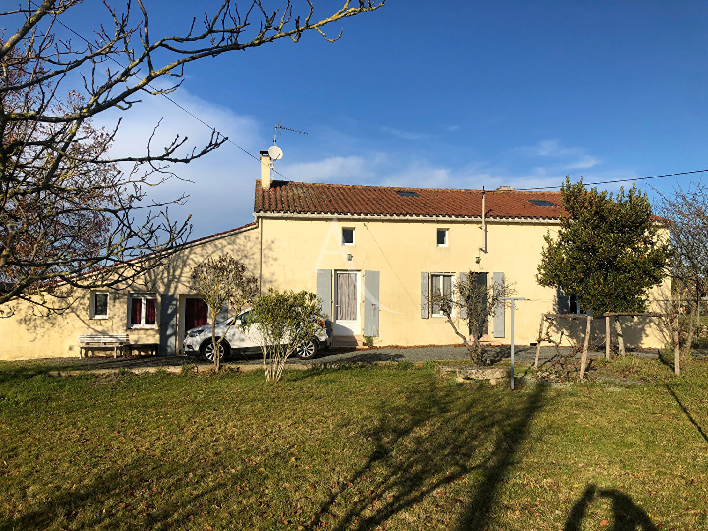 Maison 7 pièces - 237m² - FONTENAY LE COMTE