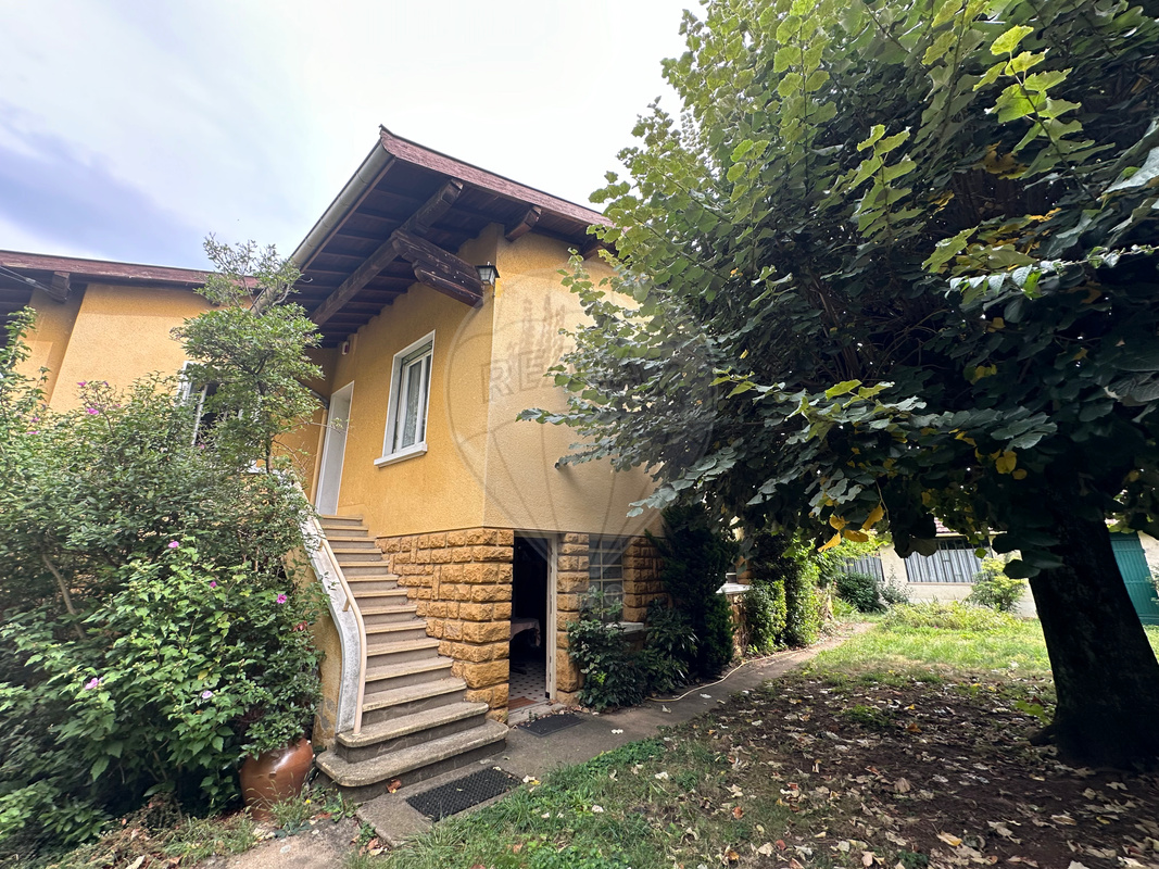 Maison 4 pièces - 100m² - VILLEFRANCHE SUR SAONE