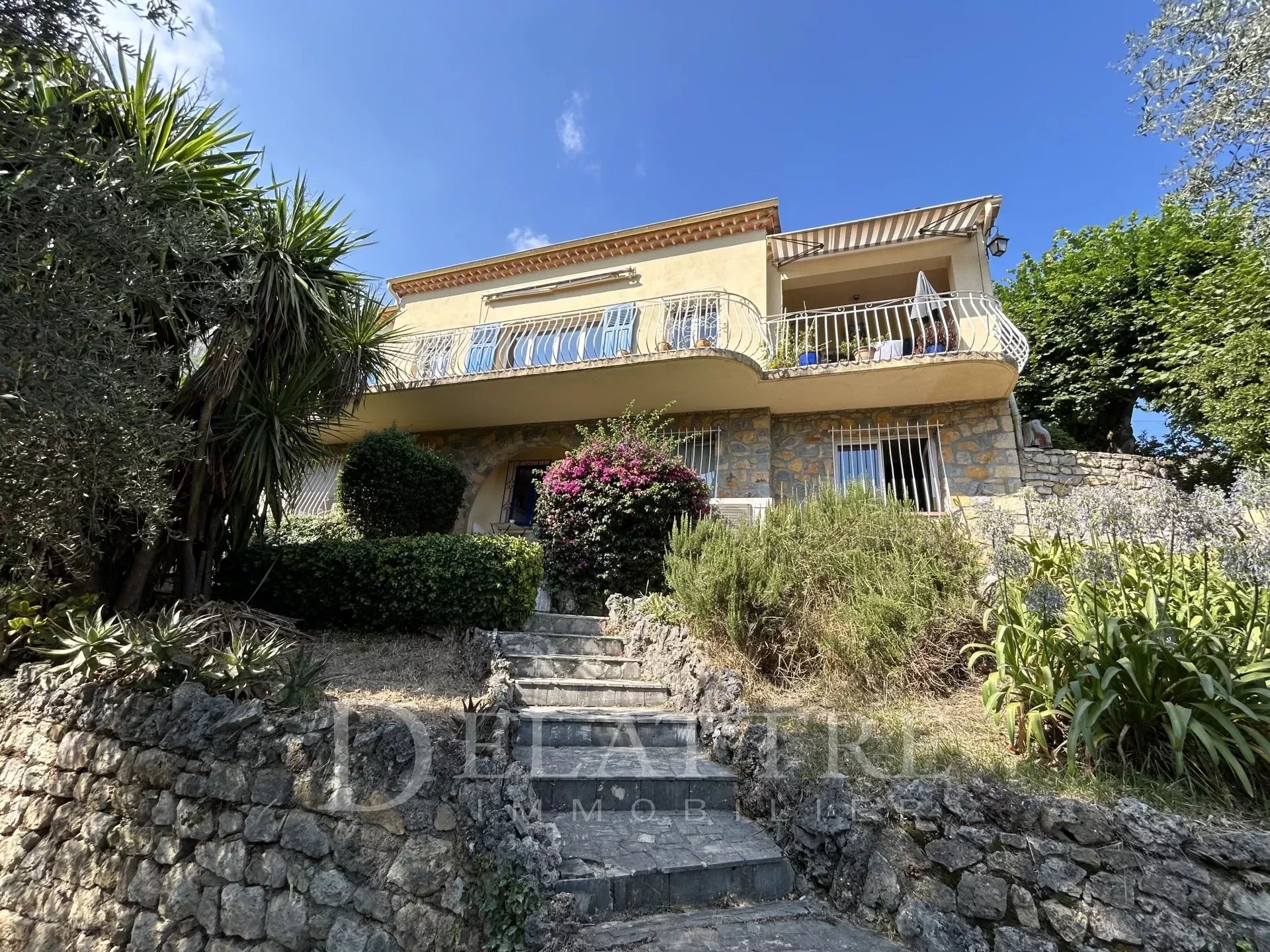 Maison 5 pièces - 149m² - LE BAR SUR LOUP