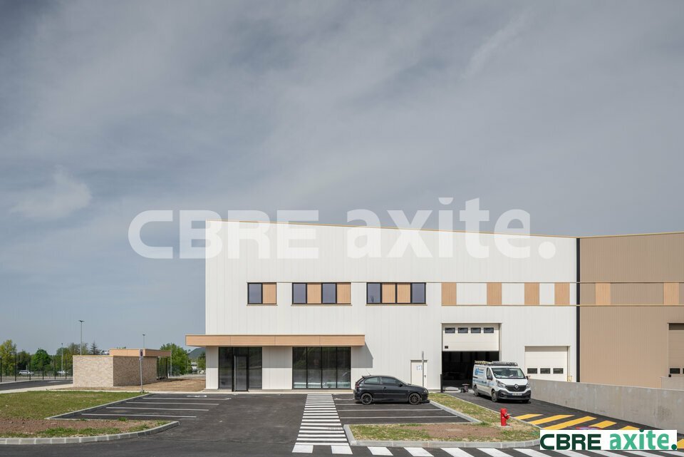 Local industriel  - 3 500m² - VILLEFONTAINE