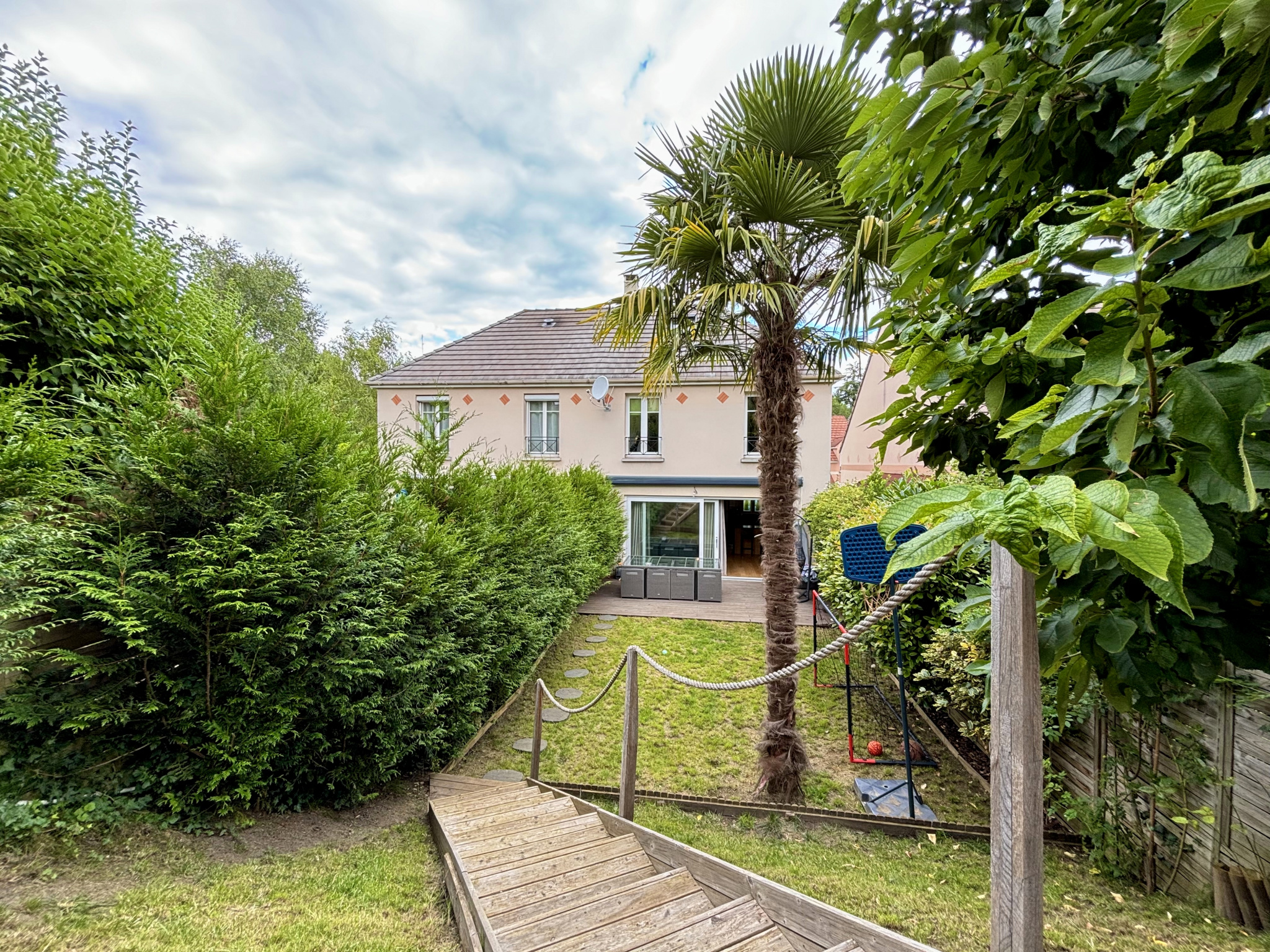 Maison 5 pièces - 89m² - LA QUEUE EN BRIE