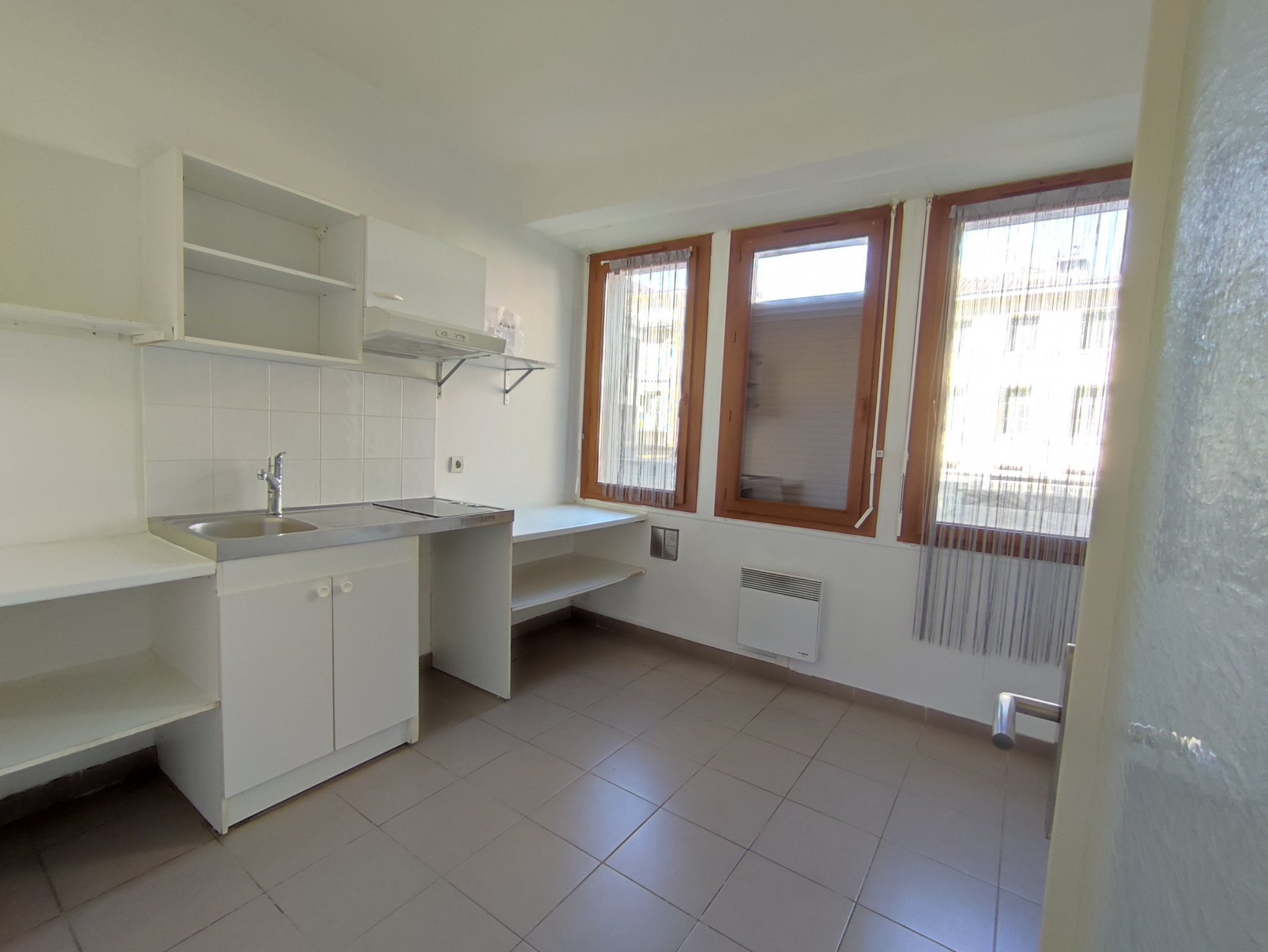 Appartement 1 pièce - 33m² - MARSEILLE  - 1er