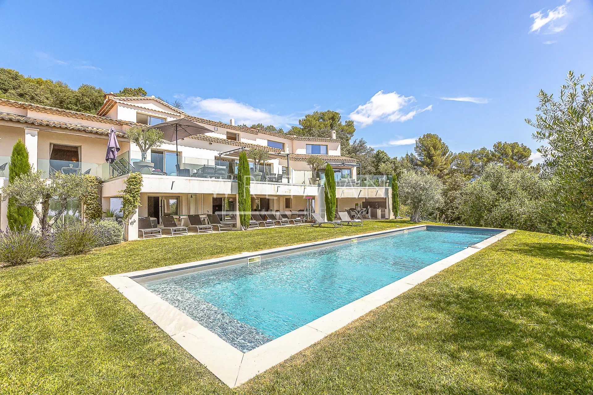 Maison 10 pièces - 595m² - CABRIS