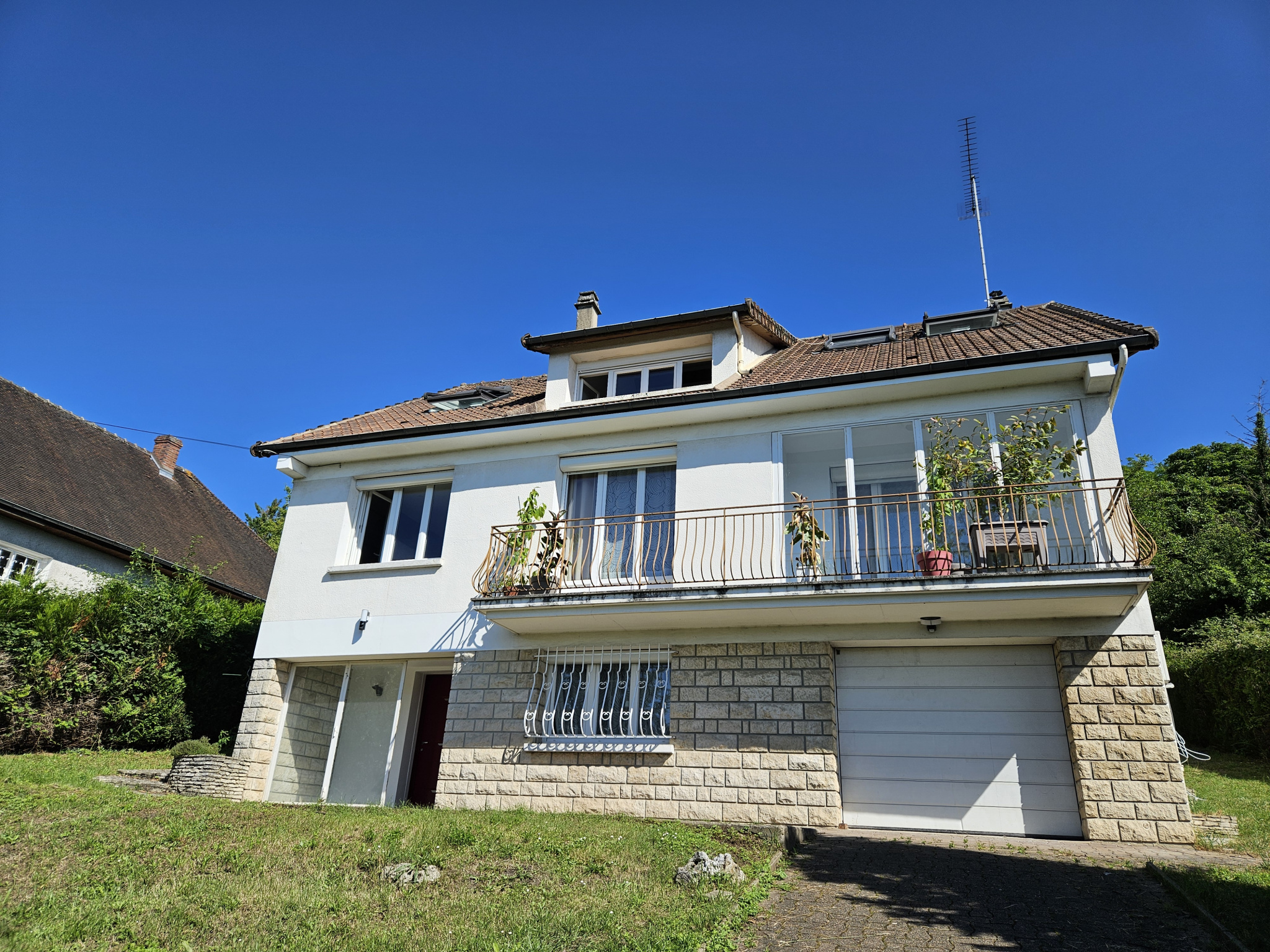 Maison 7 pièces - 163m² - PARON