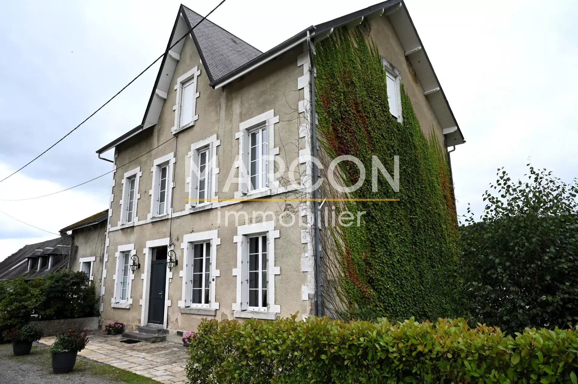 Maison  - 250m² - LA COURTINE