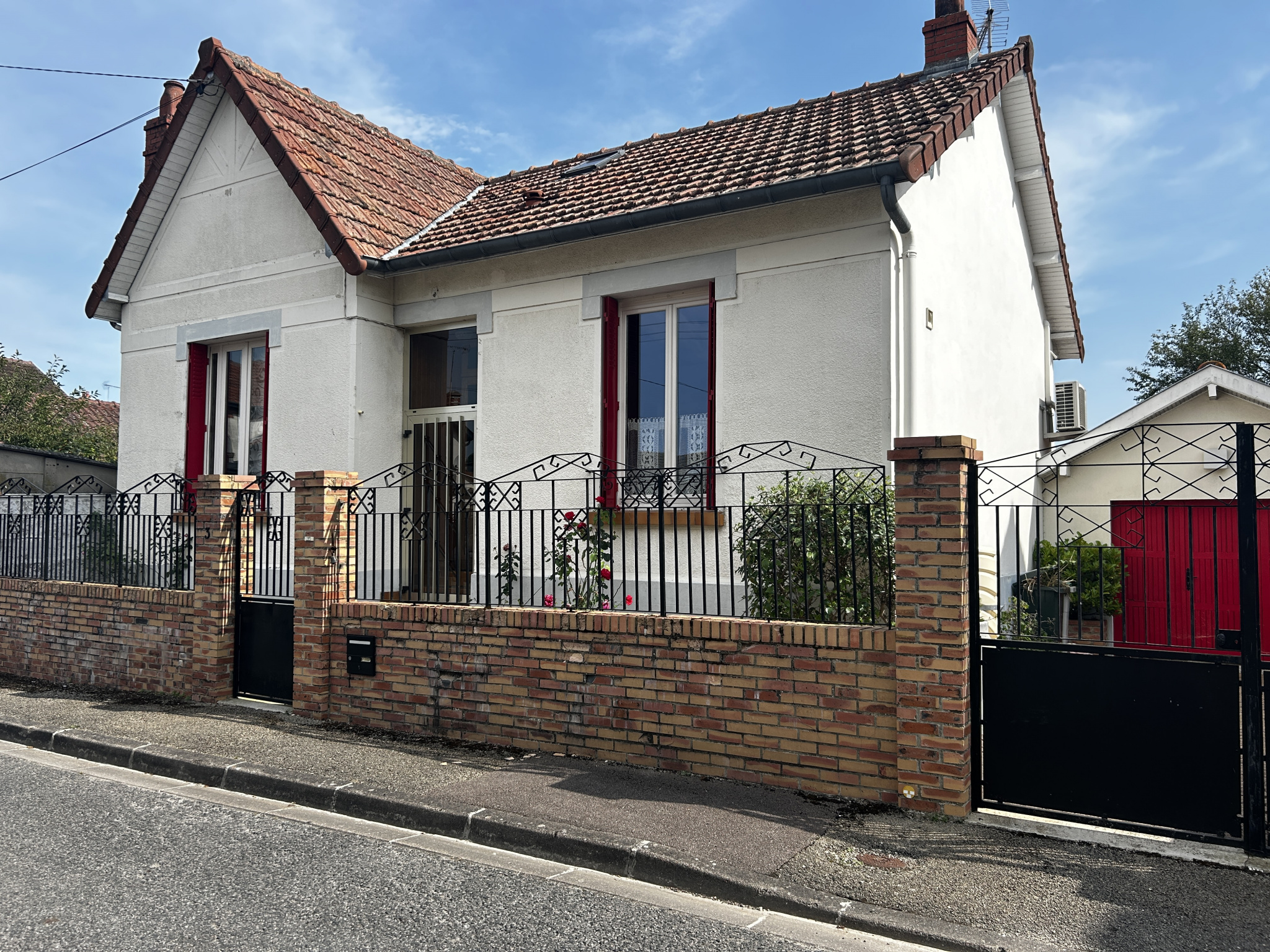 Maison 4 pièces - 90m² - LA CHAPELLE ST LUC