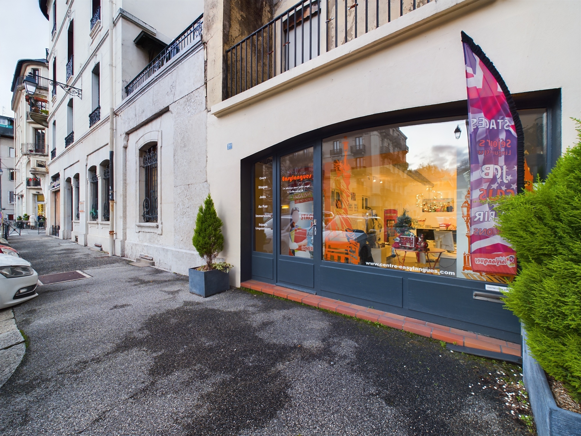 Local commercial  - 102m² - CHAMBERY