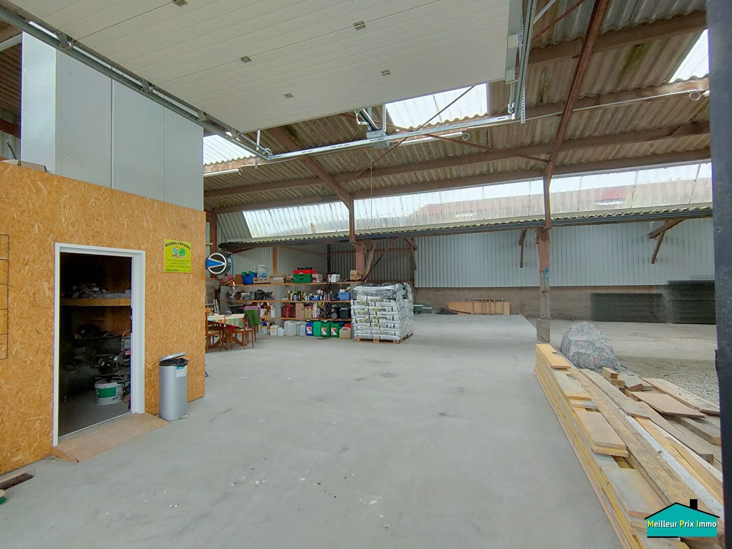 Local industriel  - 300m² - STE PAZANNE