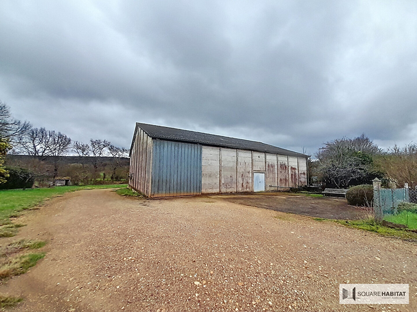 Local industriel  - 300m²