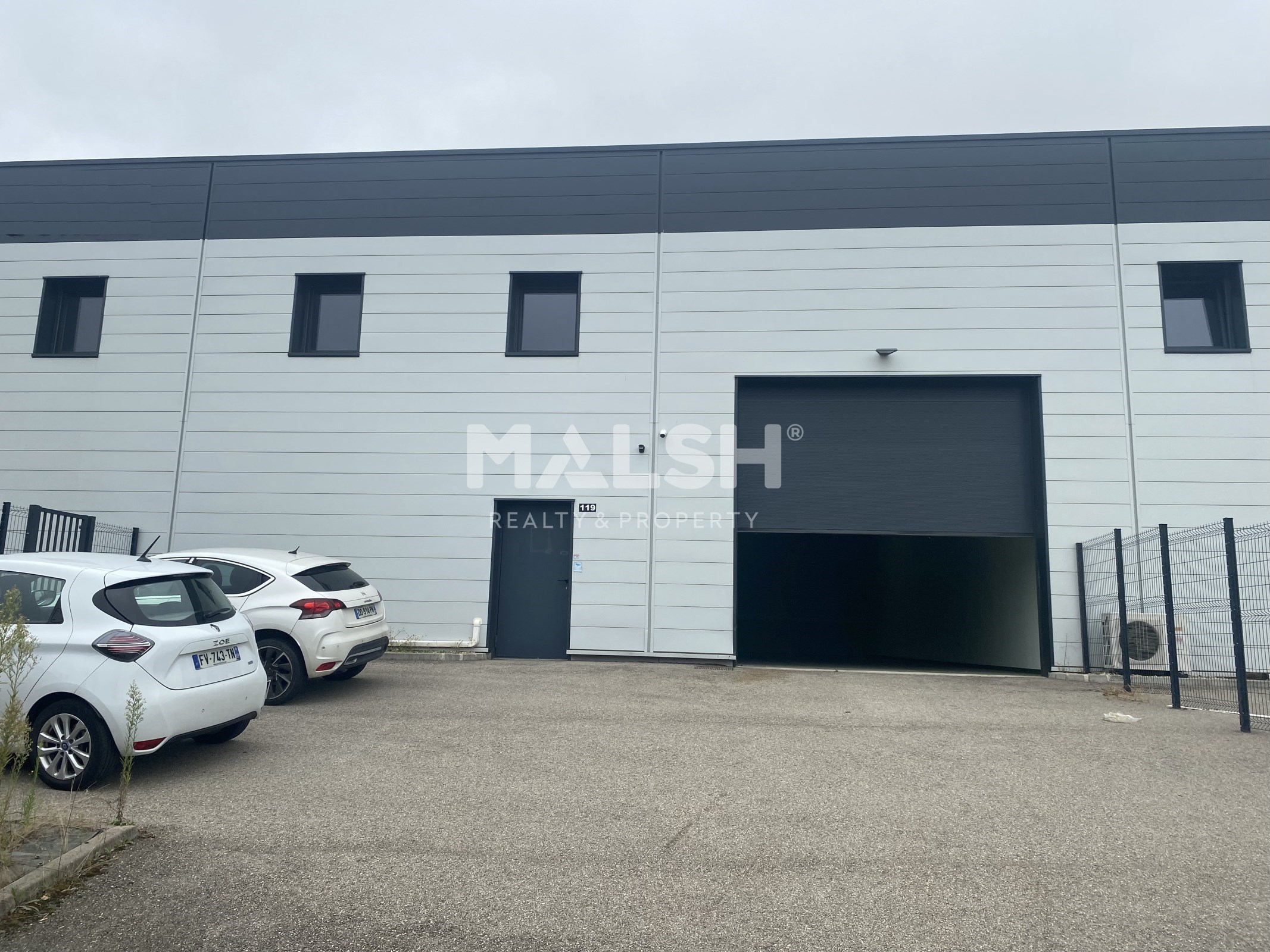 Local industriel  - 202m²