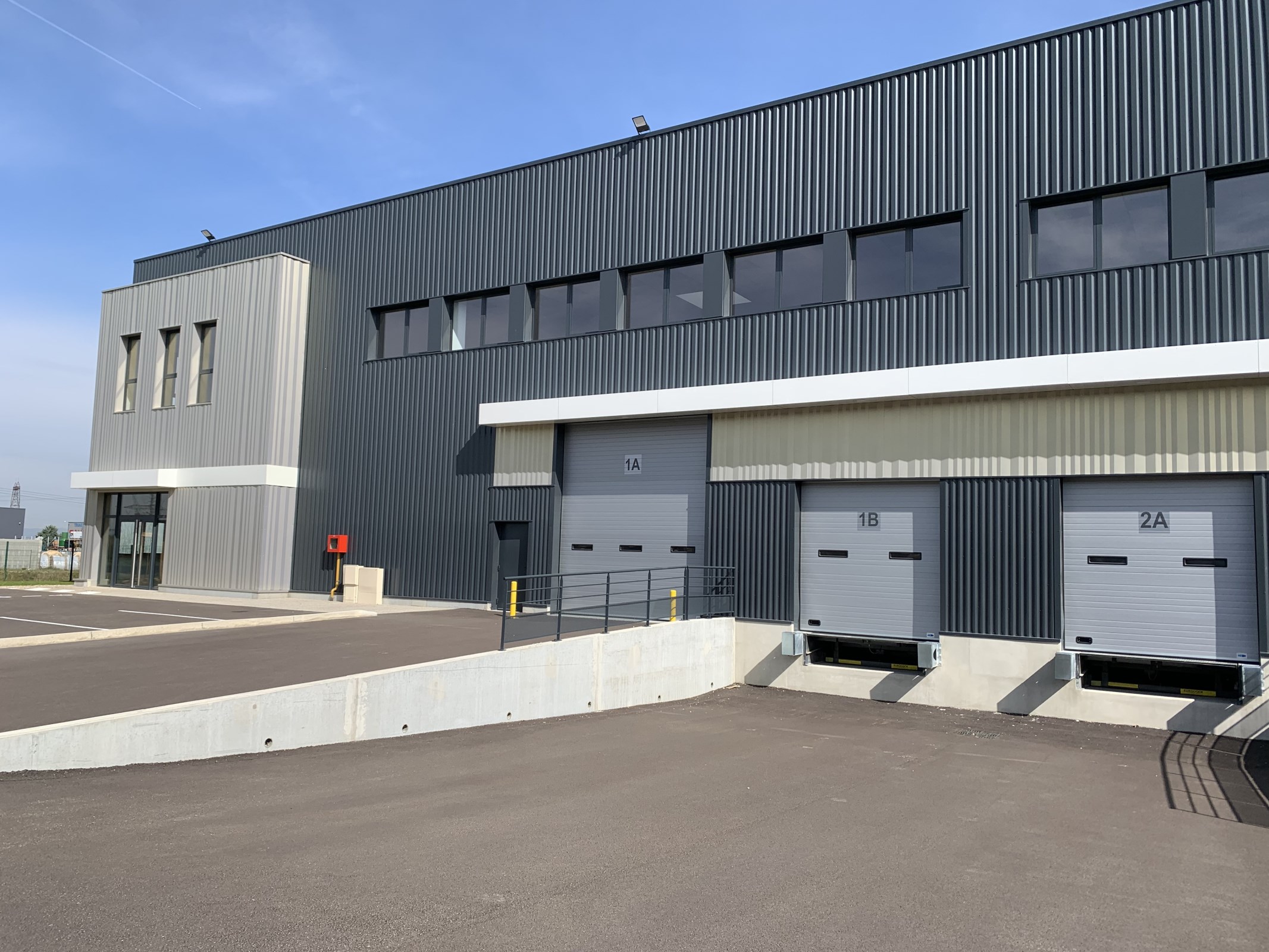 Local industriel  - 4 125m² - ST BONNET DE MURE