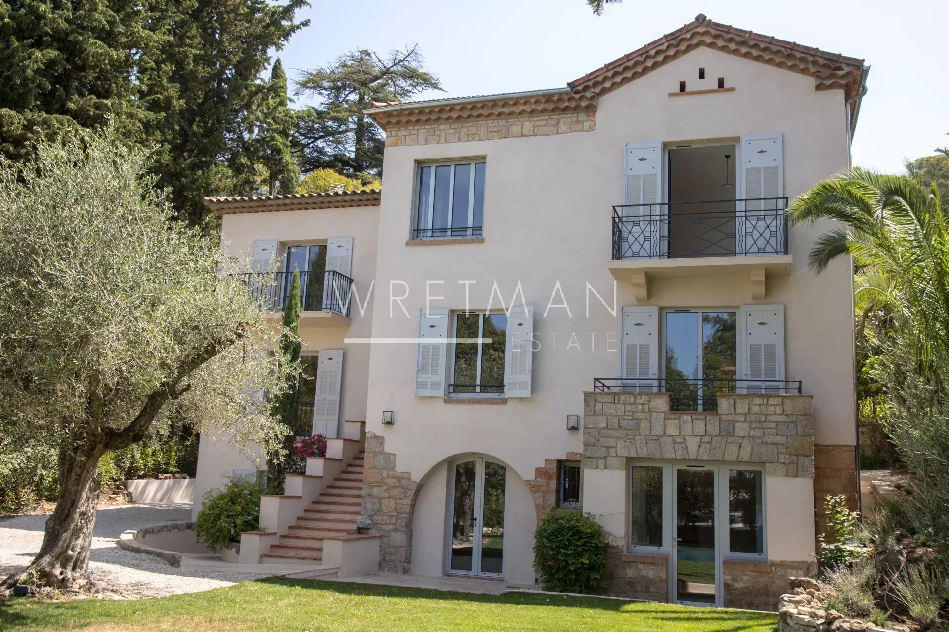 Maison 8 pièces - 257m² - LE CANNET