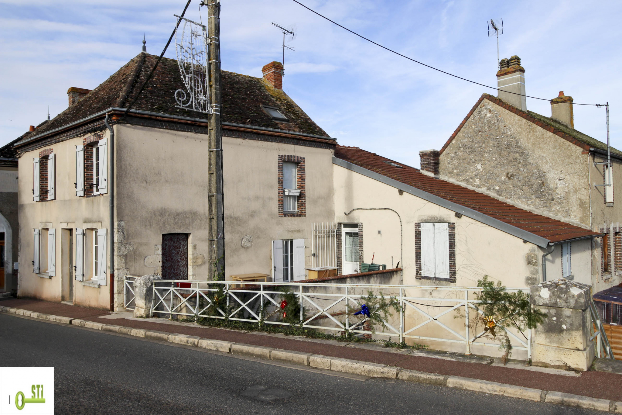 Immeuble  - 238m² - MONTBOUY