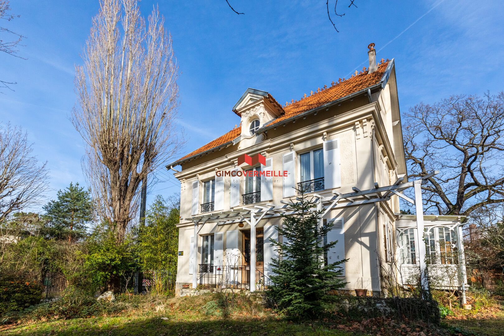 Maison 9 pièces - 200m²