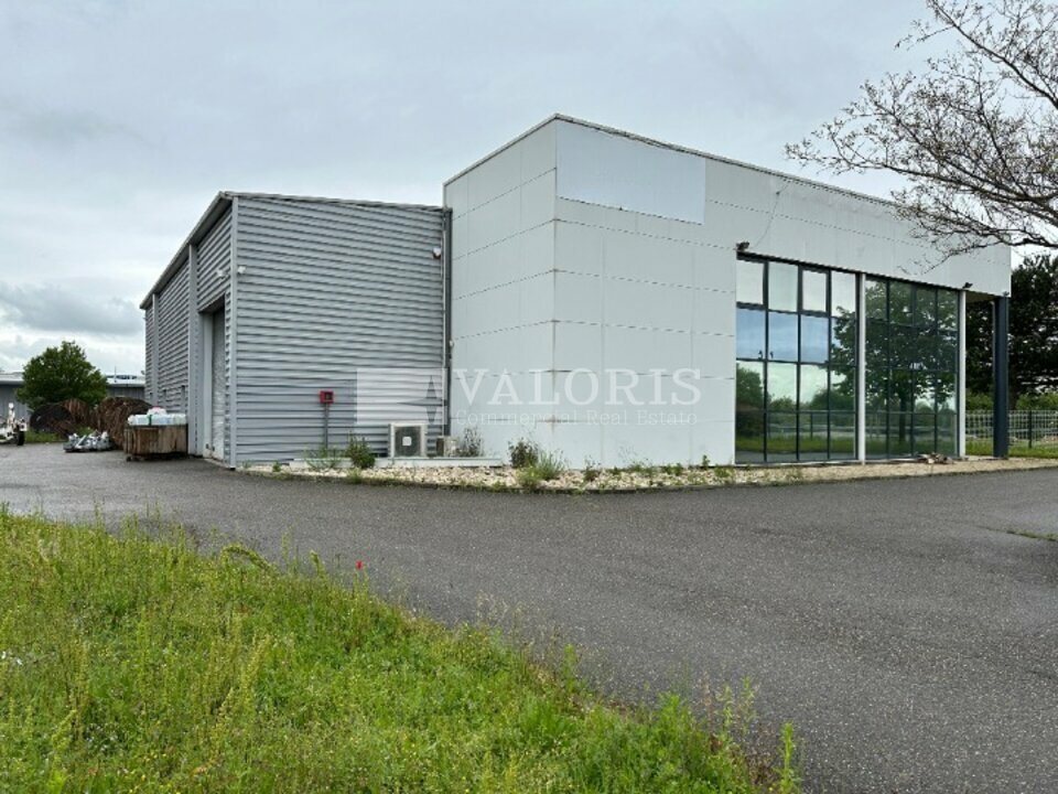 Local industriel  - 670m² - DECINES CHARPIEU