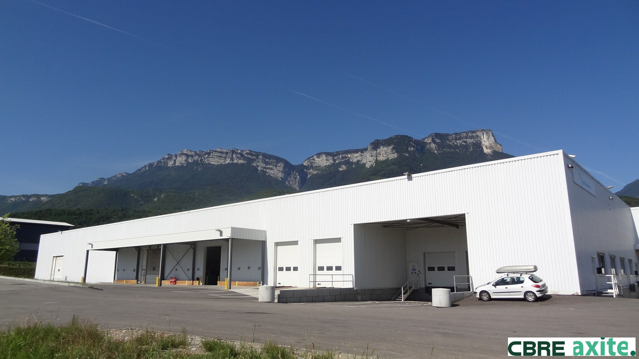 Local industriel  - 2 906m² - CHAPAREILLAN