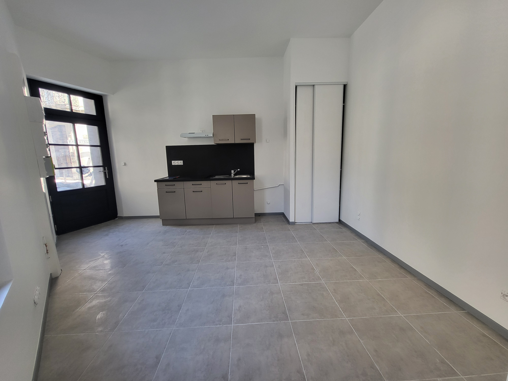 Appartement 1 pièce - 19m² - NIMES