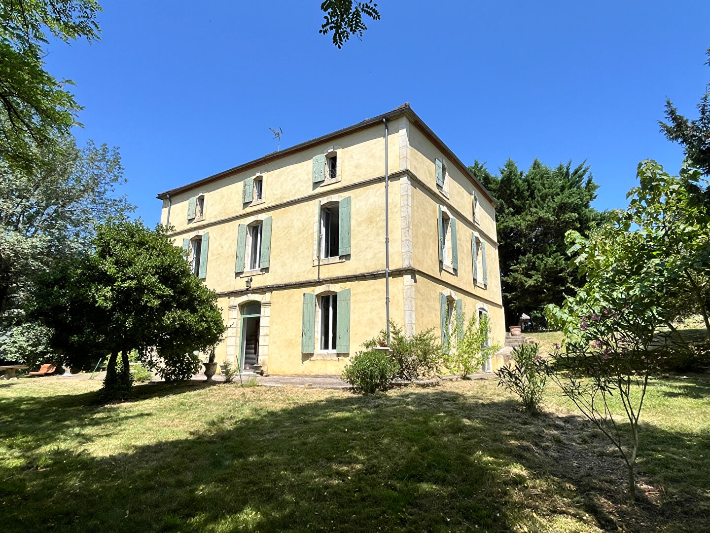 Maison 6 pièces - 310m²