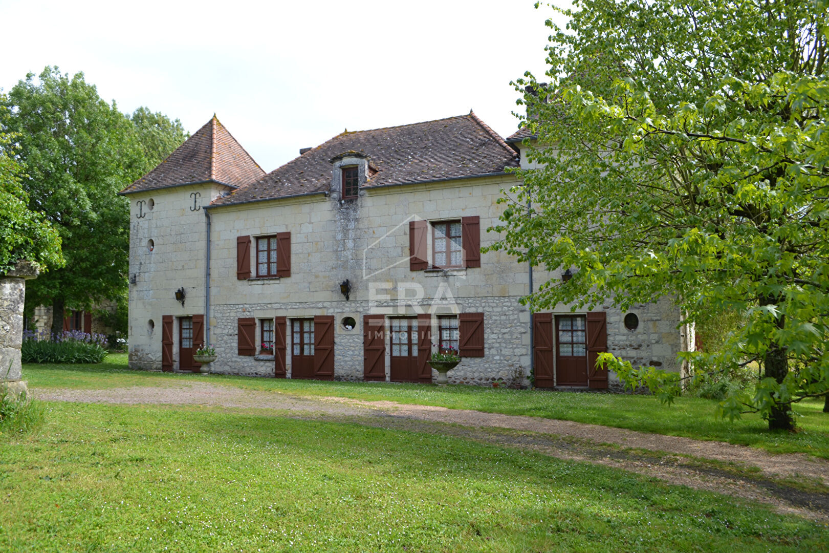 Maison 6 pièces - 267m²