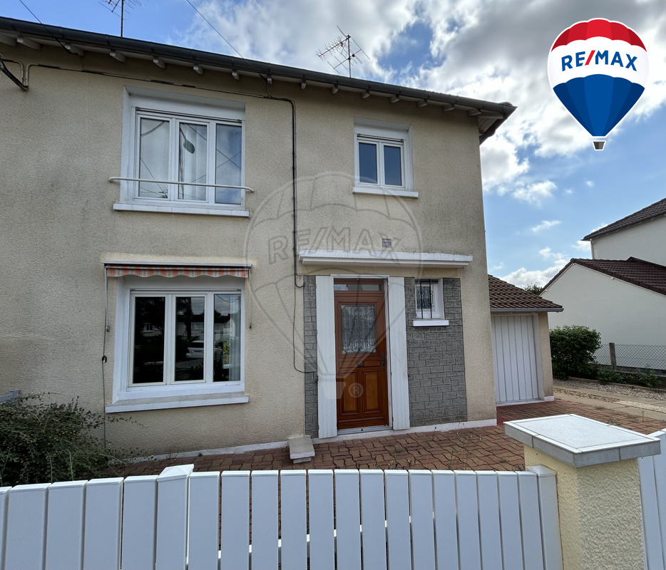 Maison 5 pièces - 70m² - ST DOULCHARD