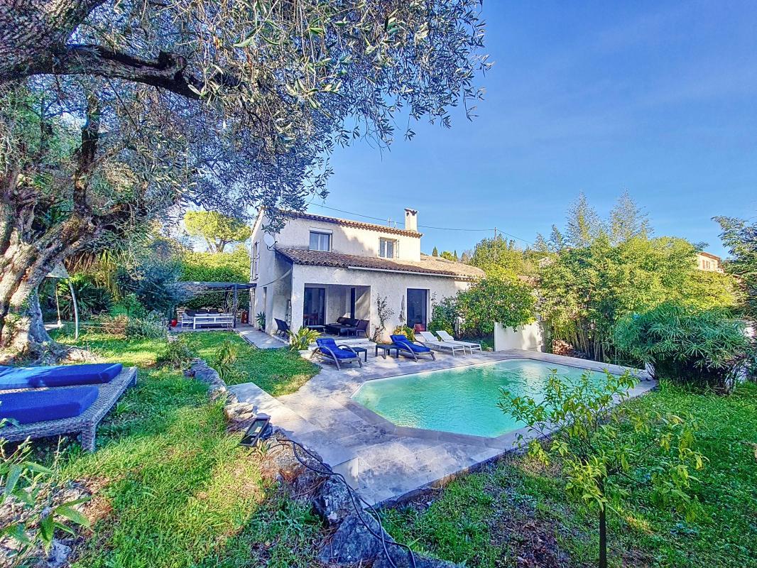 Maison 5 pièces - 140m² - MOUGINS