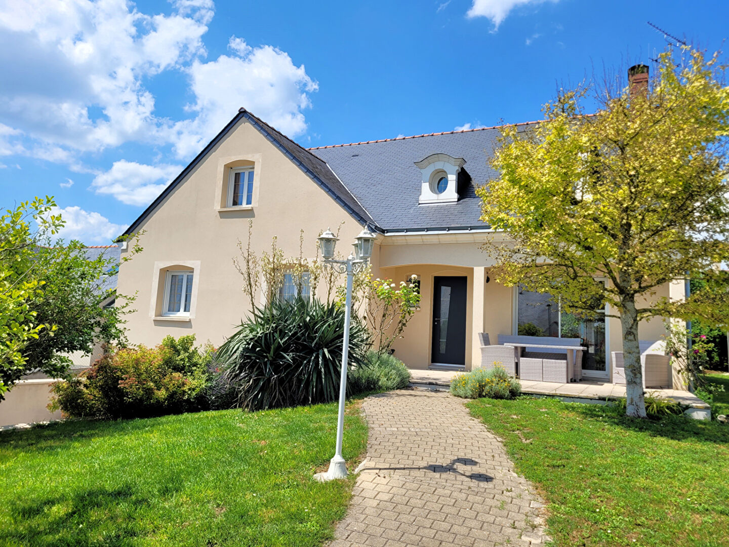 Maison 8 pièces - 285m²