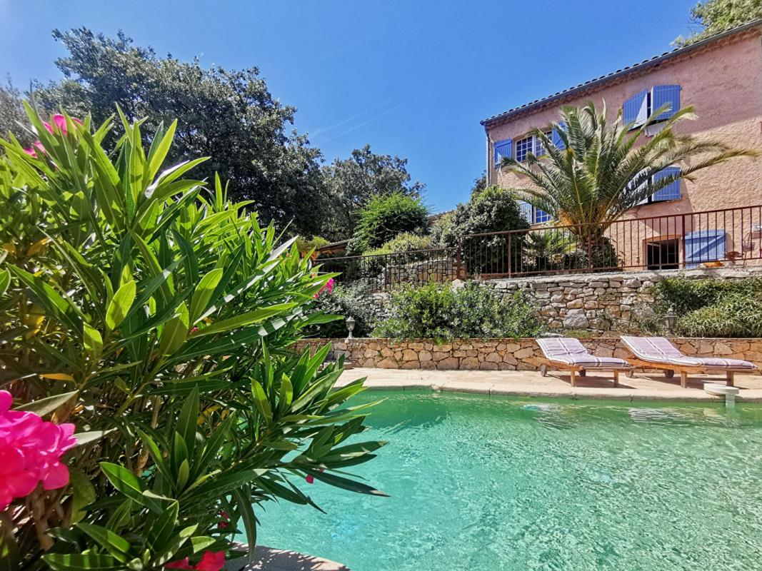 Maison 5 pièces - 140m² - TRANS EN PROVENCE