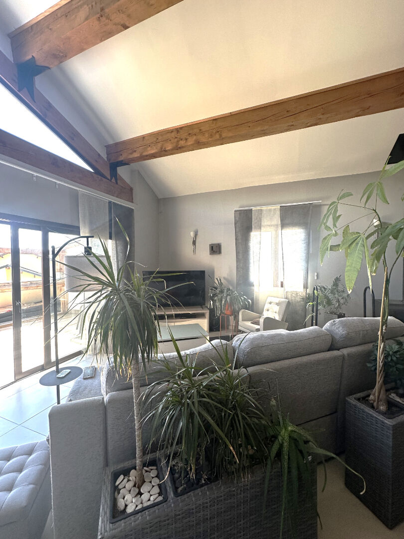 Maison 7 pièces - 219m²