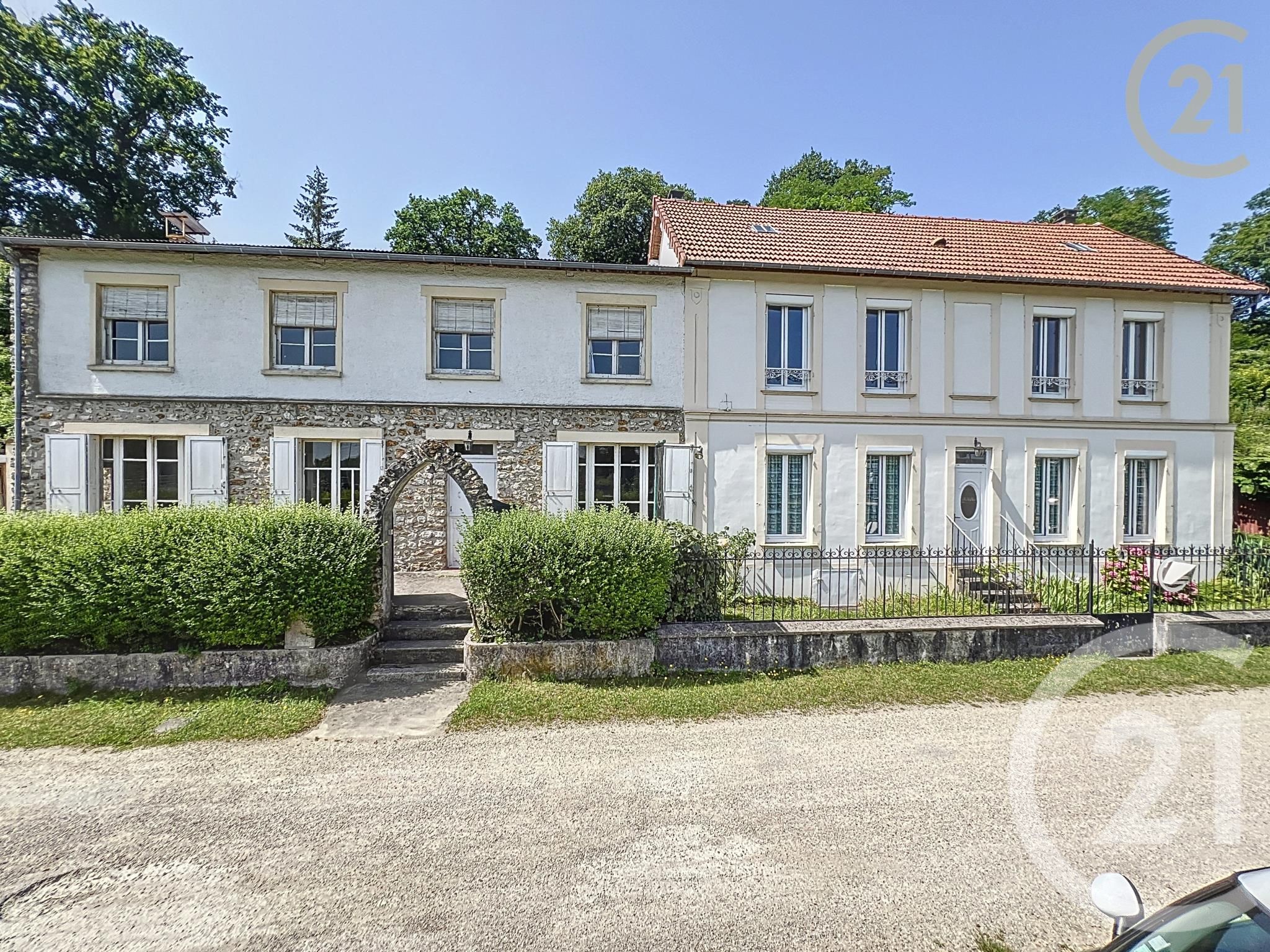 Maison 9 pièces - 221m² - BOISSISE LE ROI