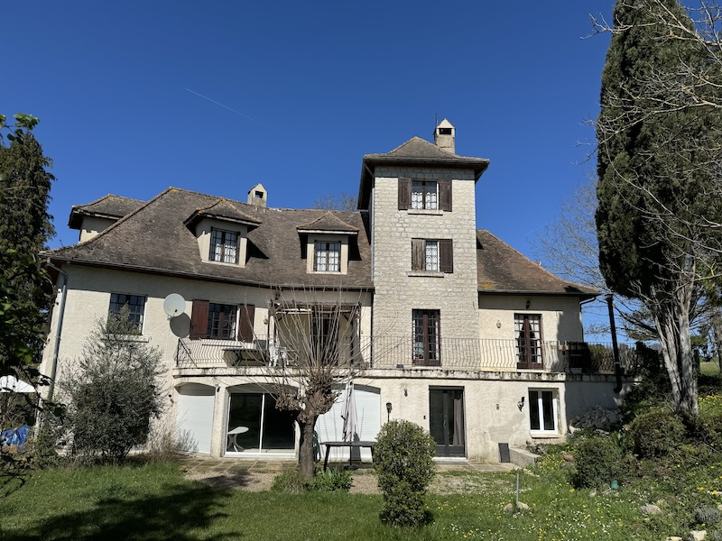 Maison 9 pièces - 319m² - ST AULAYE PUYMANGOU