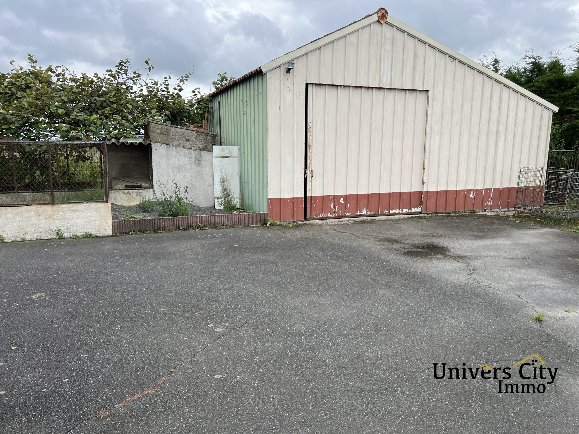 Local commercial  - 96m² - AIGREFEUILLE SUR MAINE