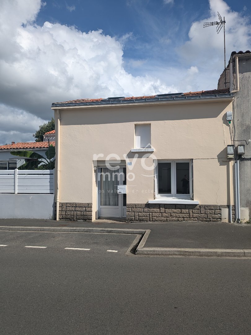 Maison 2 pièces - 61m² - ST COLOMBAN