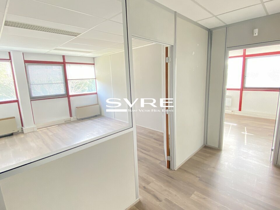 Local Professionnel  - 161m² - MEYREUIL