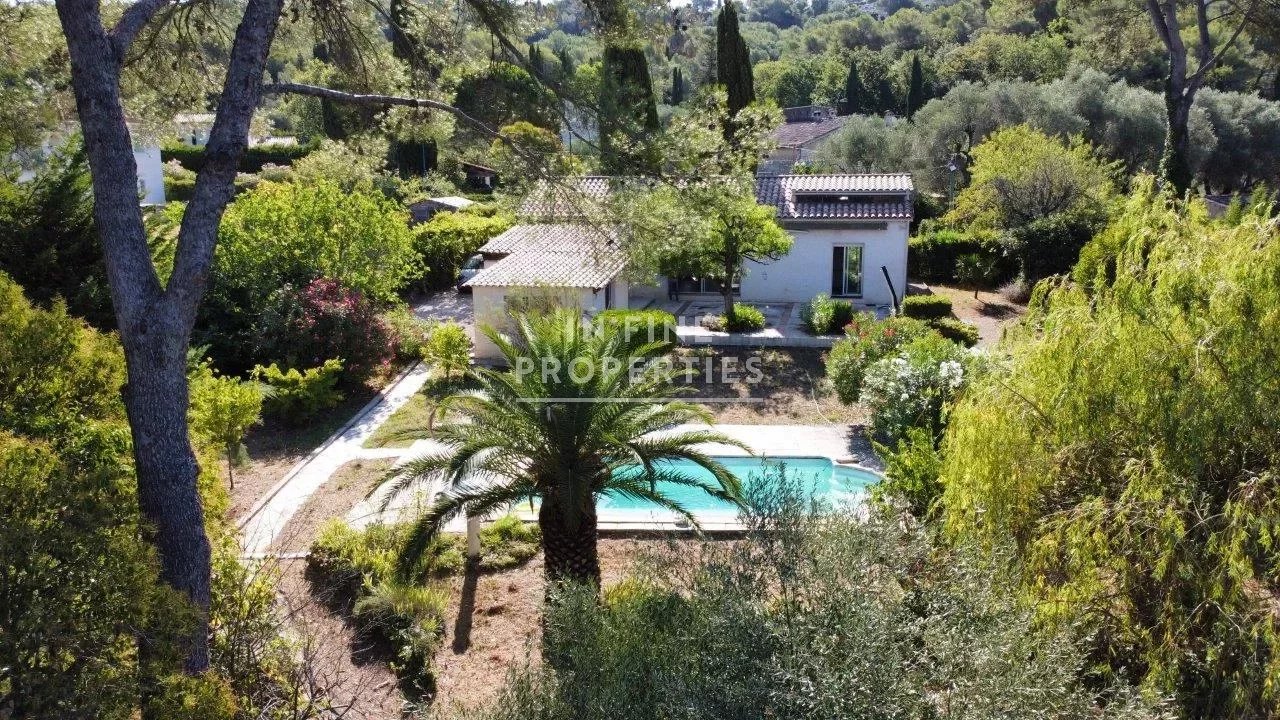 Maison 5 pièces - 160m² - MOUGINS