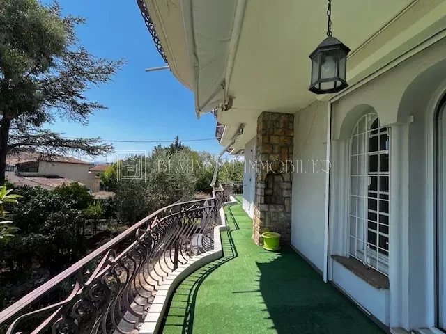 Appartement 4 pièces - 127m² - MOUGINS