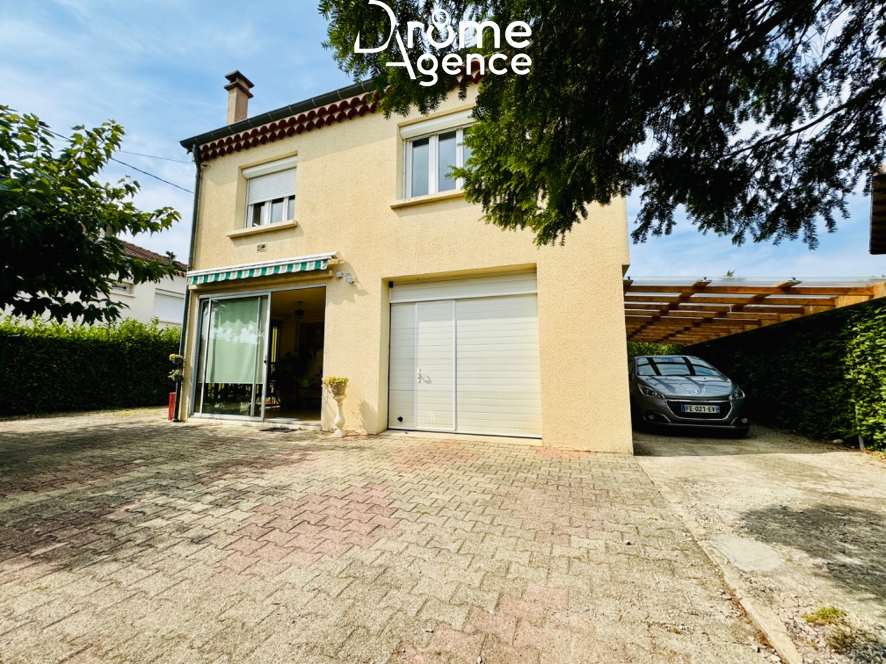 Maison 5 pièces - 93m² - BEAUMONT LES VALENCE