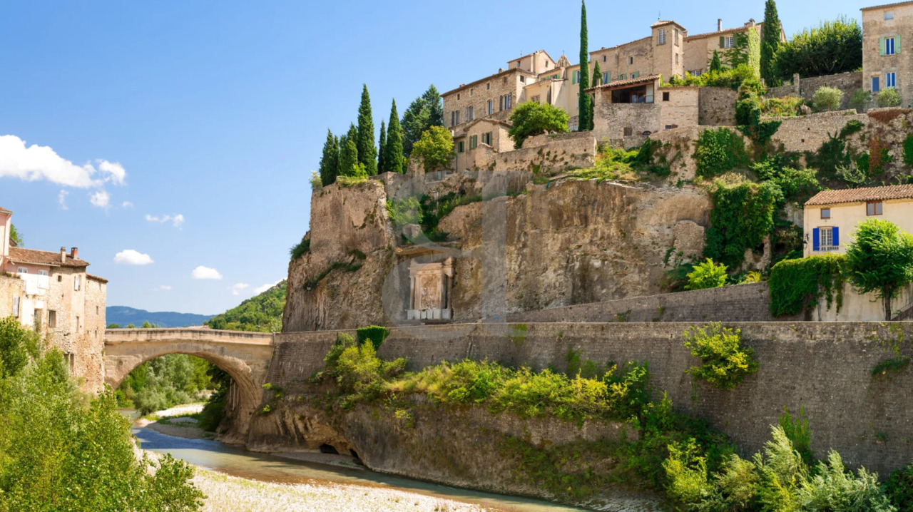 Fonds de commerce  - VAISON LA ROMAINE