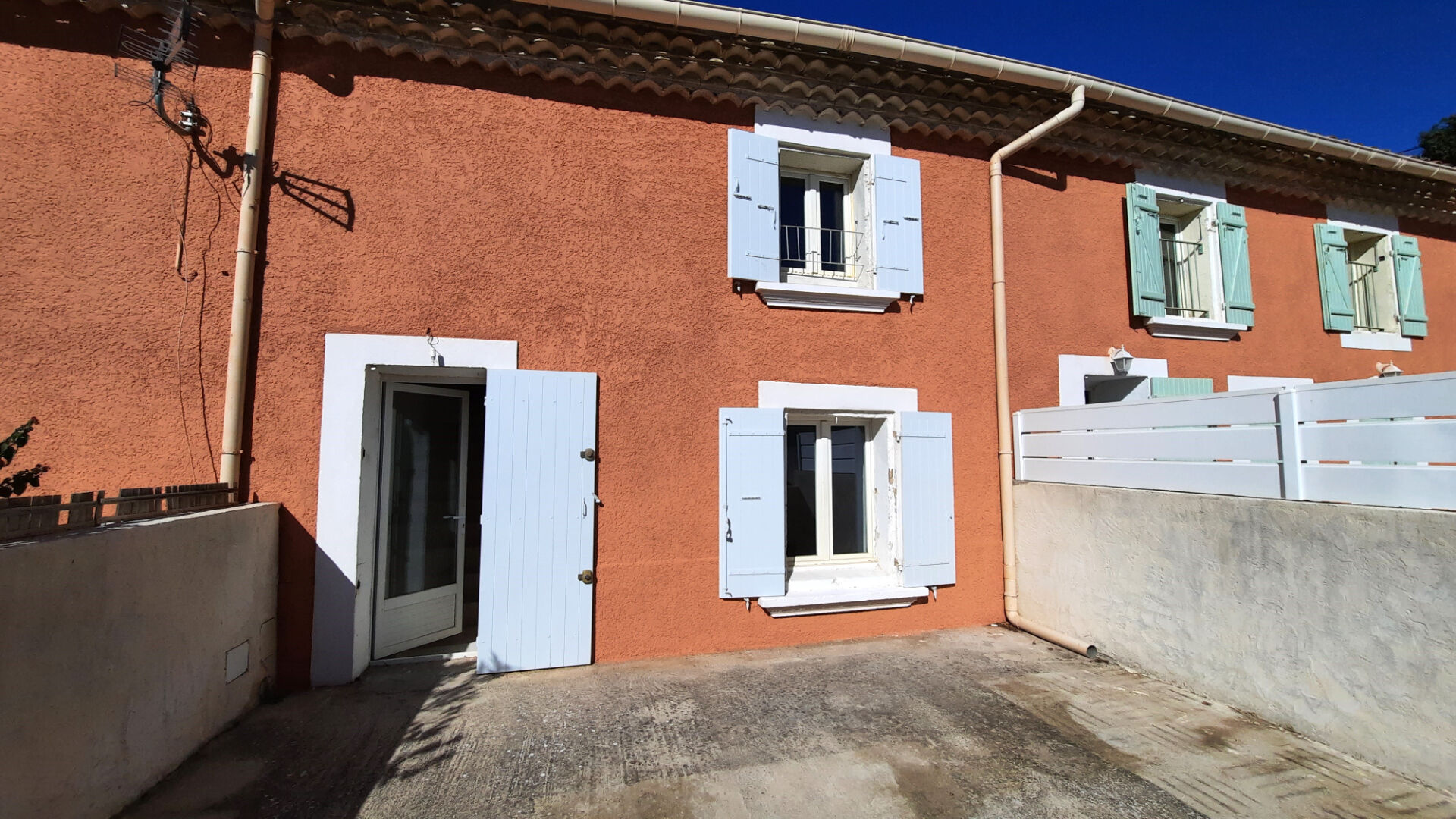 Maison 3 pièces - 81m² - CAUMONT SUR DURANCE