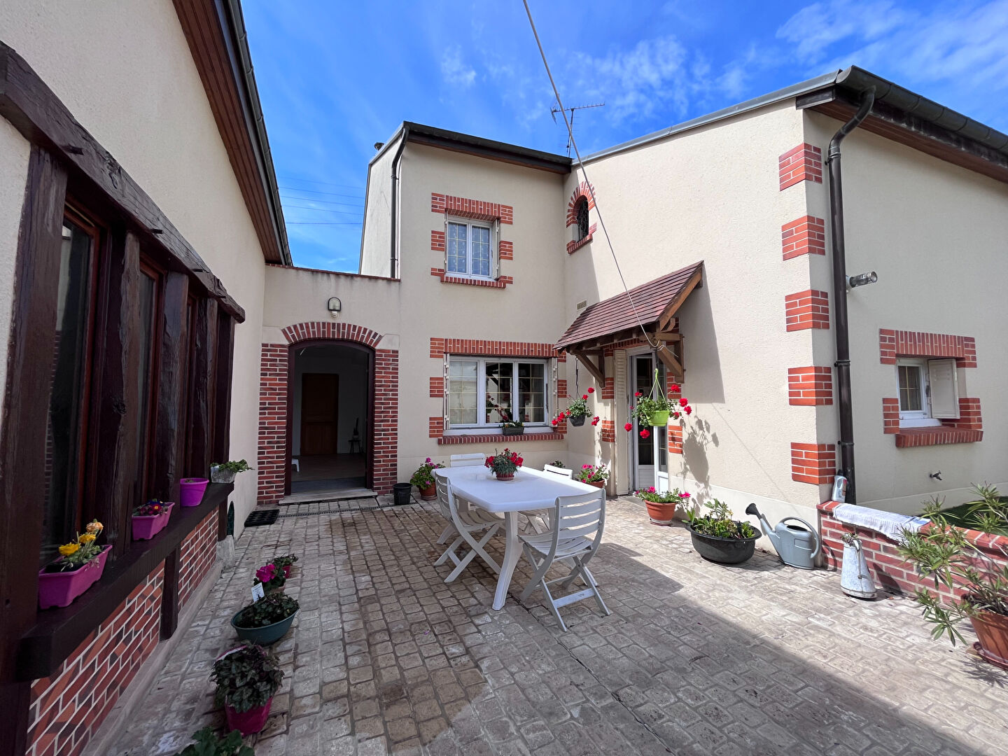 Maison 7 pièces - 228m²